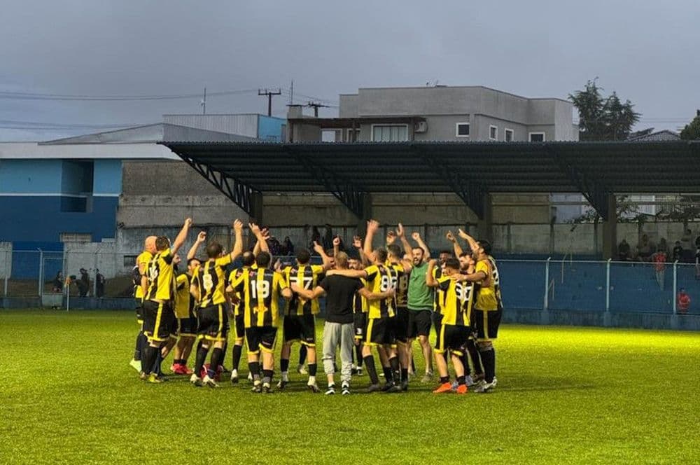 Olímpico conquista a 2ª Divisão do 47º Campeonato Varzeano promovido pela Prefeitura