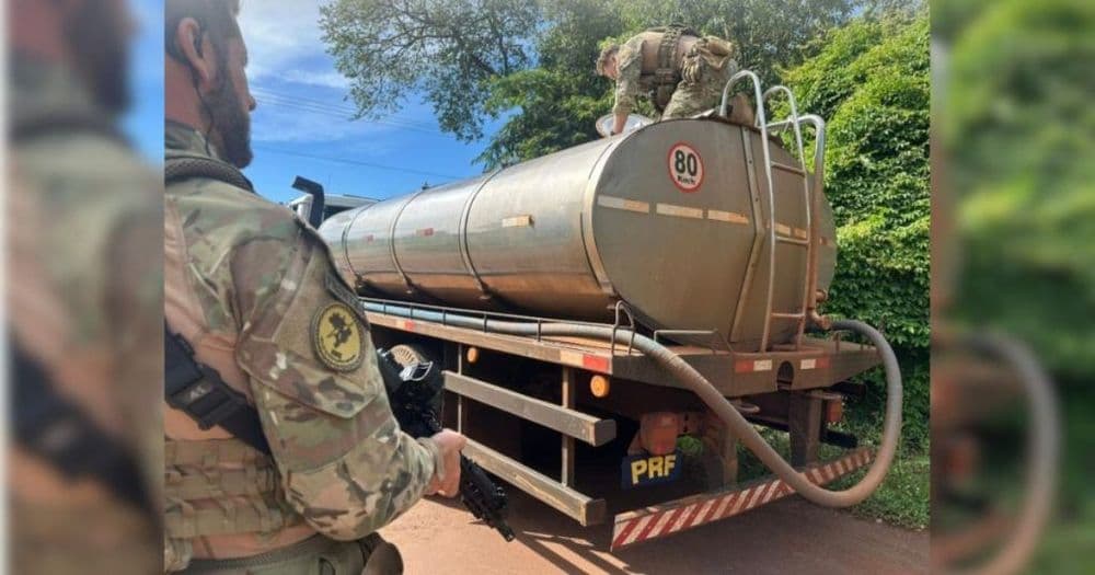 PRF flagra 4 toneladas de agrotóxicos em caminhão de transporte de leite no Paraná