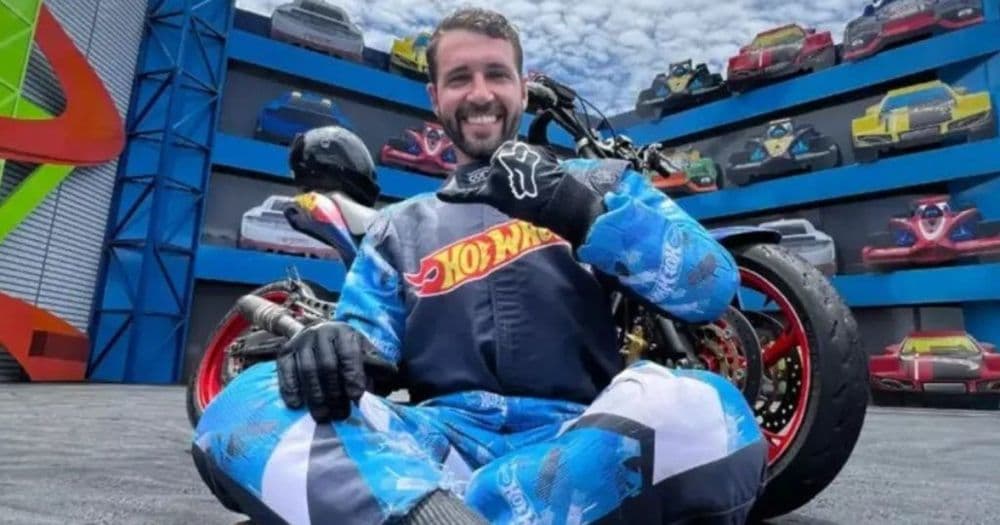 Piloto morre após acidente em show de motos no Beto Carrero World