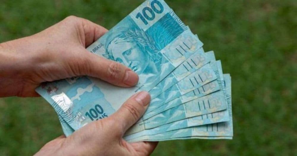 Governo reduz estimativa do salário mínimo de 2026 para R$ 1.627