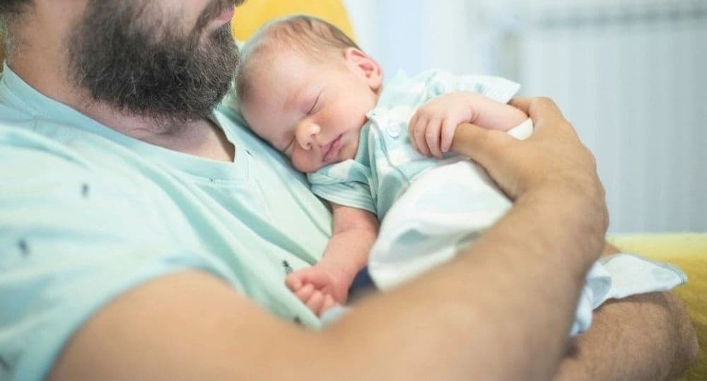 Câmara aprova projeto que aumenta gradualmente para 20 dias a licença-paternidade