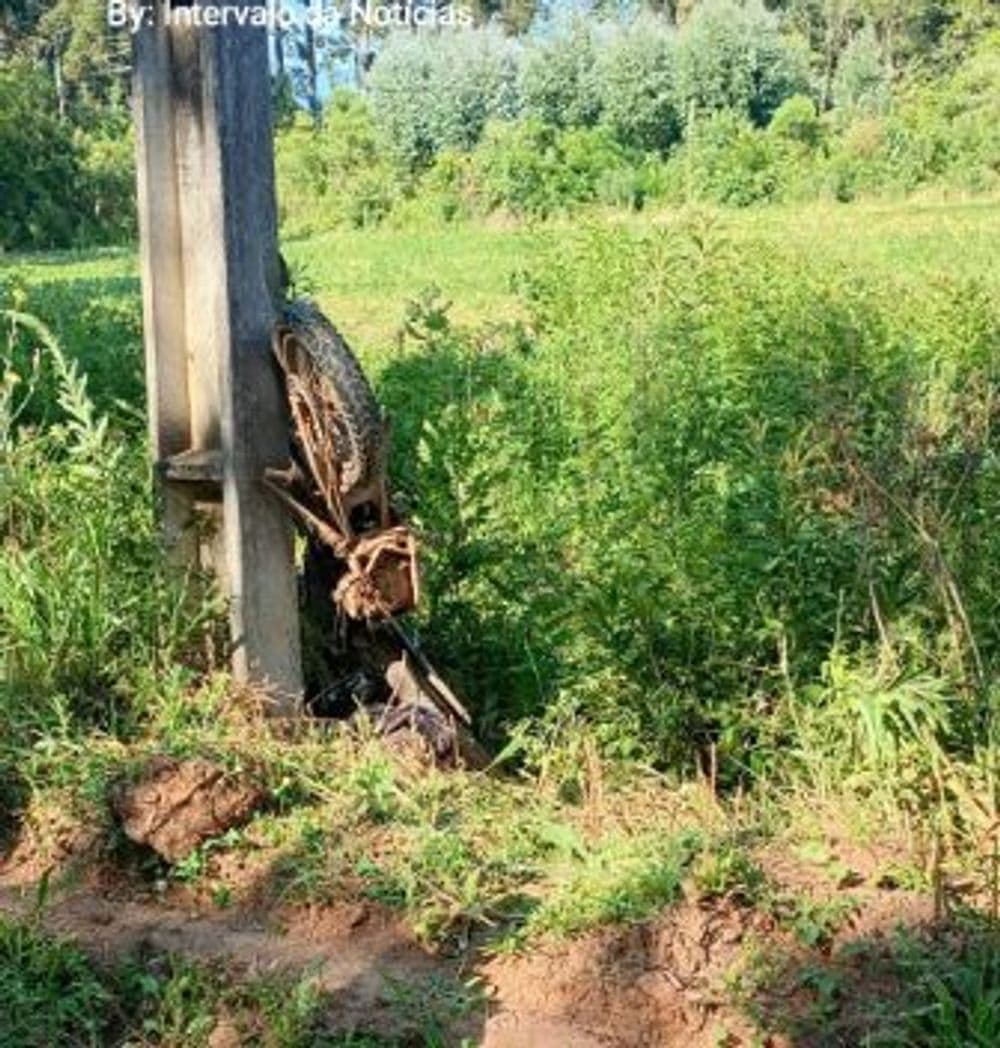 Acidente de moto deixa um morto e outro gravemente ferido no interior de Prudentópolis
