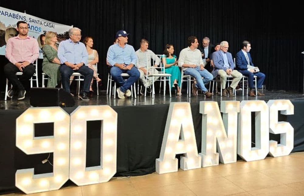 Santa Casa de Irati completa 90 anos e recebe R$ 2,44 milhões em investimentos do Estado