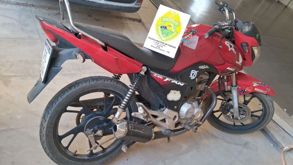Motocicleta com sinais de clonagem é apreendida durante campeonato de futebol em Teixeira Soares