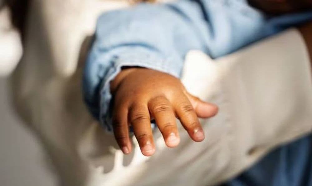 Pai que matou filha de cinco meses porque ela chorava é condenado a 45 anos de prisão no Paraná