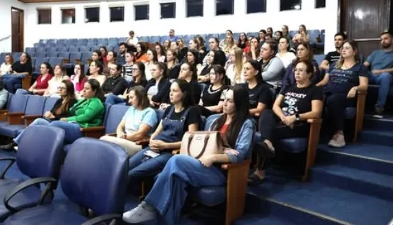 Professores pedem valorização salarial e revisão do Plano de Carreira em Irati