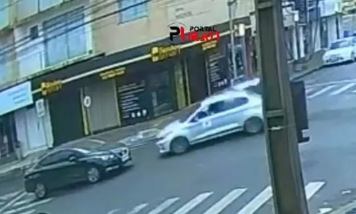 Atualização: O vídeo detalha a dinâmica do acidente de trânsito registrado na manhã desta segunda-feira
