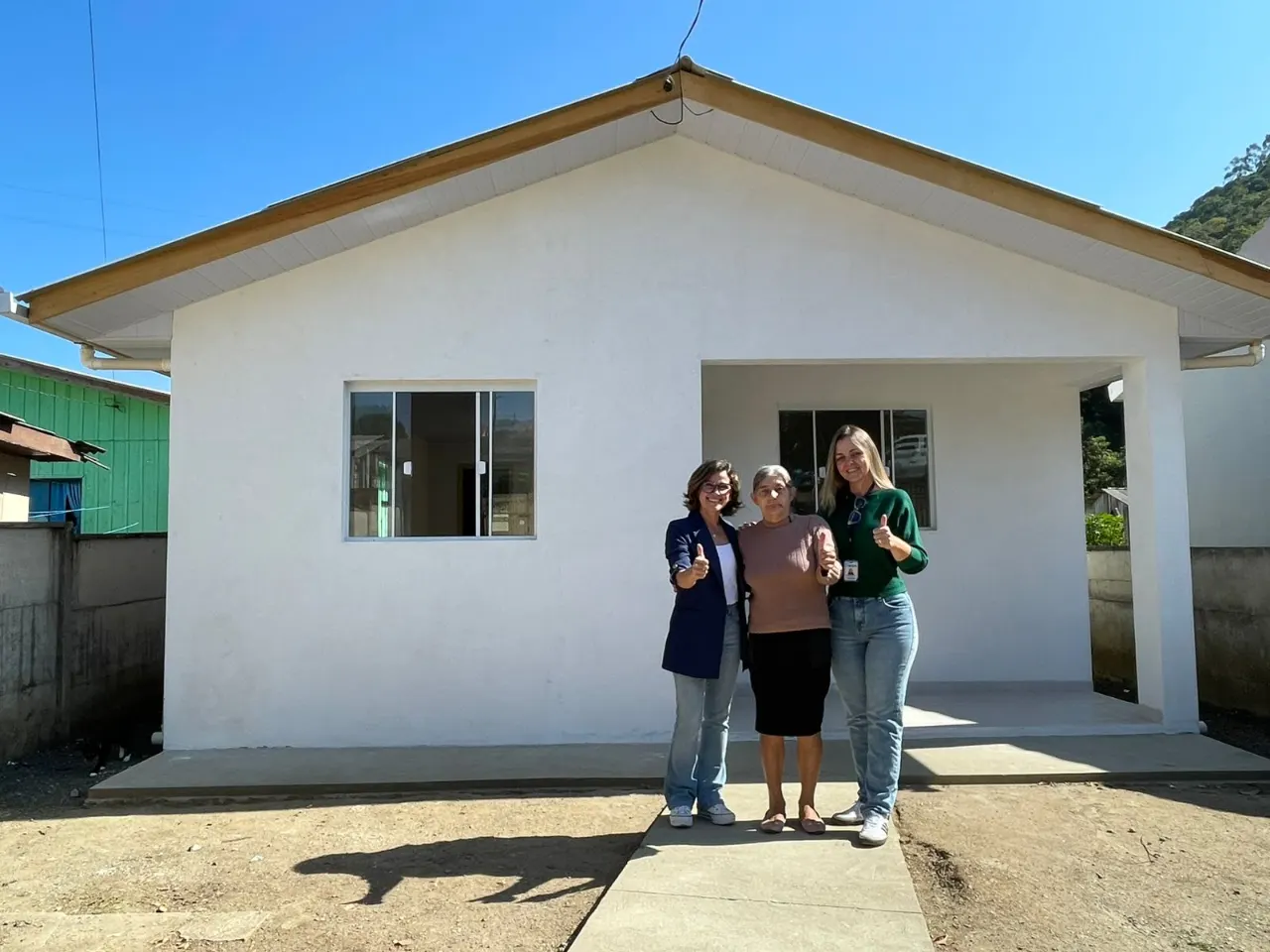 Moradora de Irati recebe casa própria por meio de projeto social